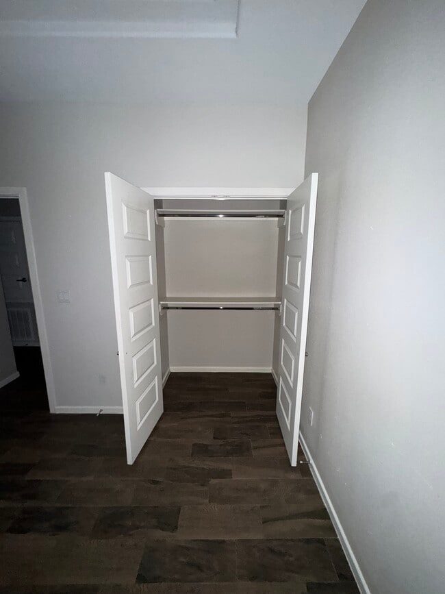 Building Photo - 2005 Jackson St