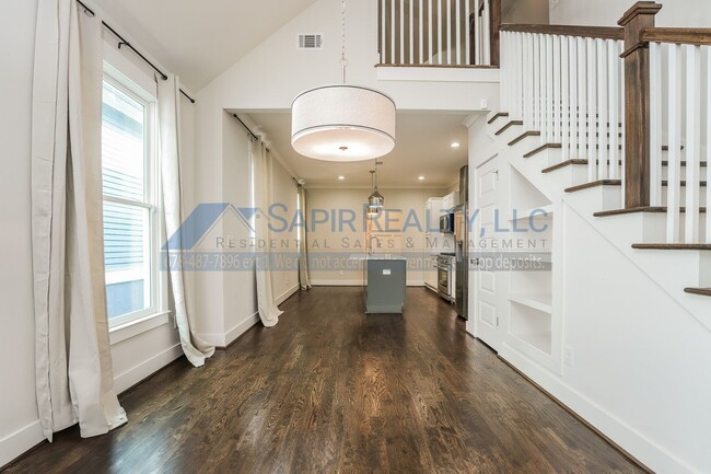 Building Photo - Cozy 4 Bedroom Home - Move in by 01/15/25 ...