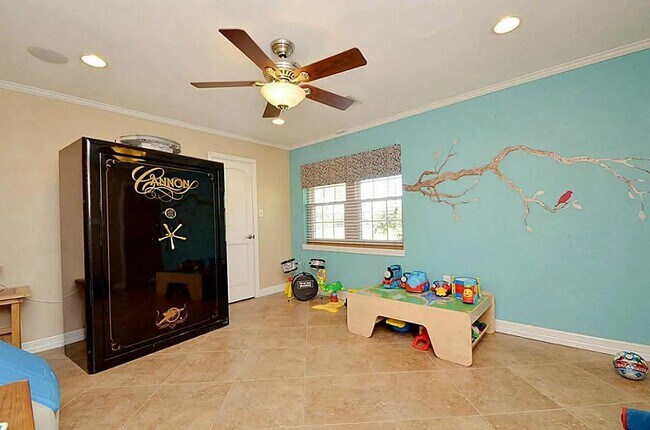 Building Photo - 3202 Bayou Dr