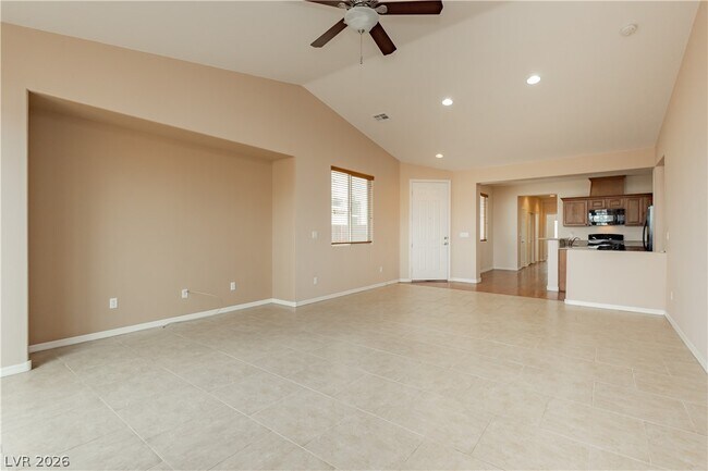 Building Photo - 11220 Robin Park Ave