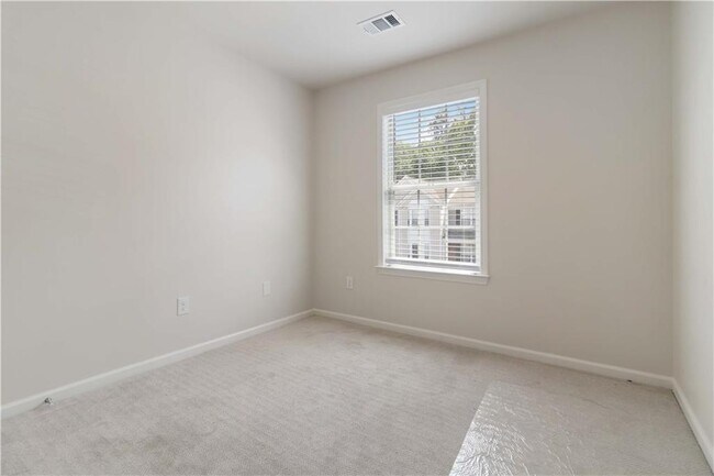 Building Photo - 13300 Morris Rd
