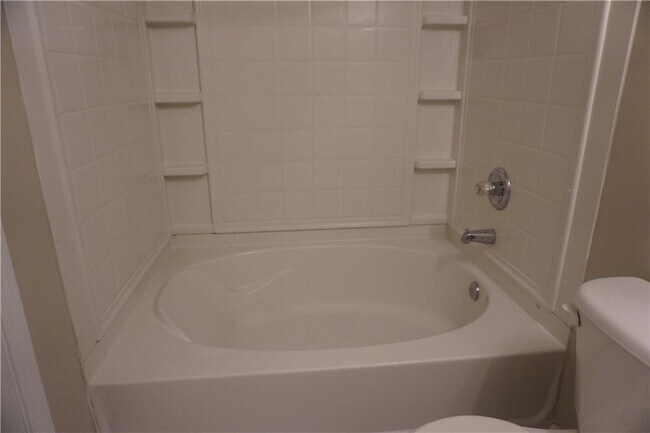 Building Photo - 840 Paper Creek Dr SE