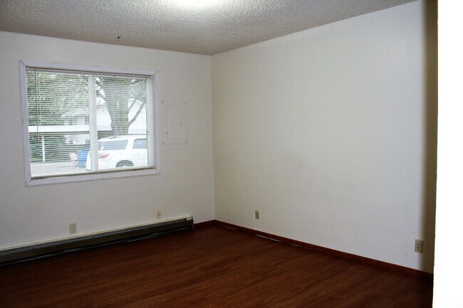Building Photo - 1BD/1BA Apartment in Awesome Small Complex! Minutes from Downtown!