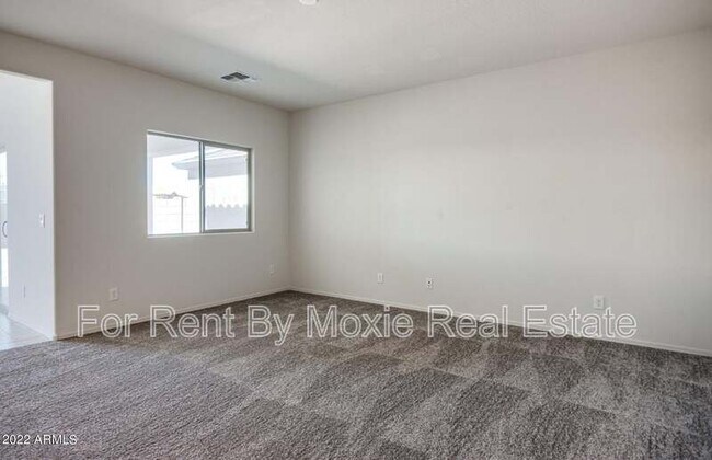Building Photo - 18354 N Buckhorn Trail