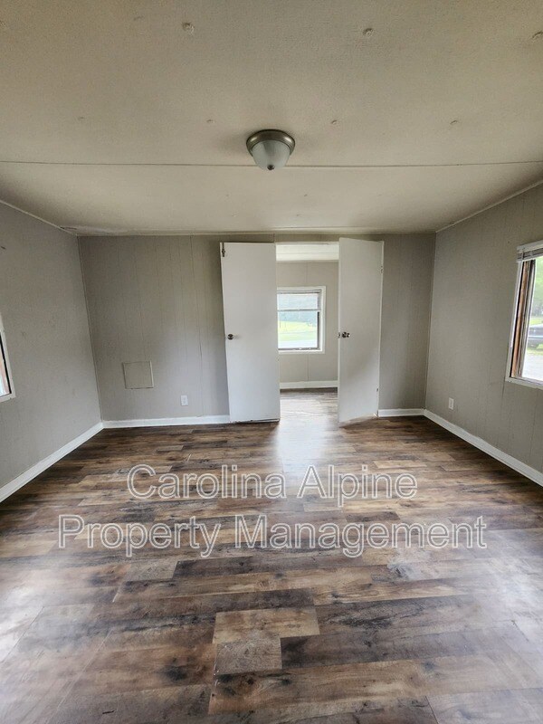 Building Photo - 2807 Blacksburg Rd