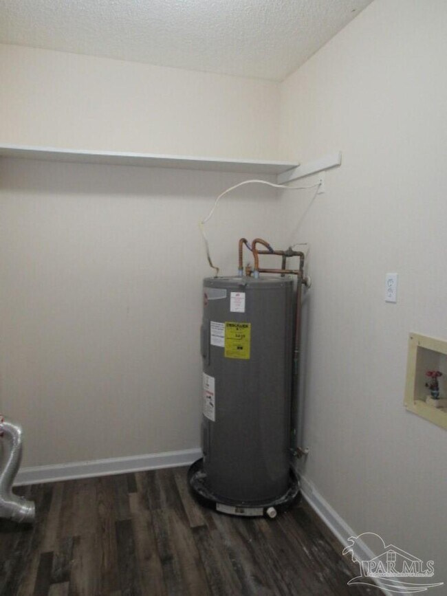 Building Photo - 4909 Yacht Harbor Cir