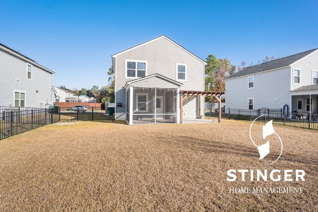 Building Photo - 71 Saluda Way