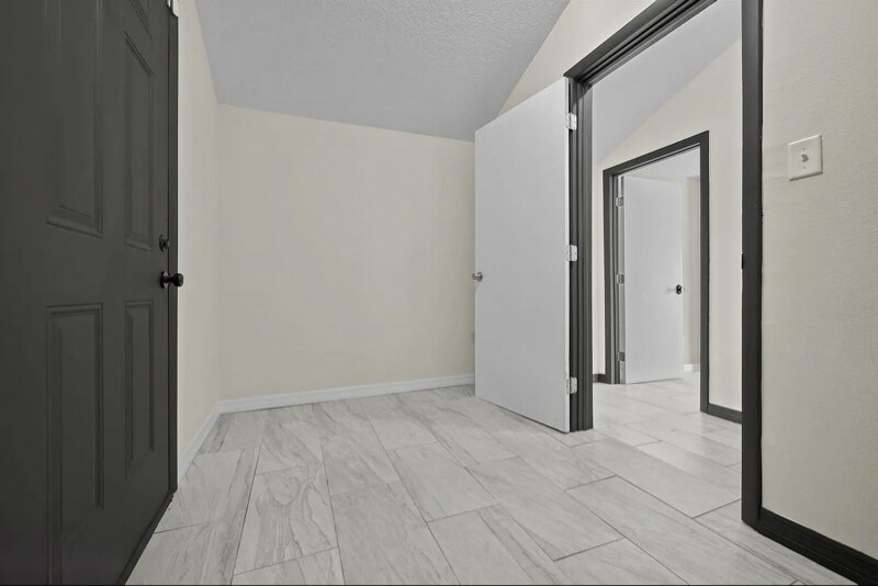 Building Photo - 2923 Rosselle St