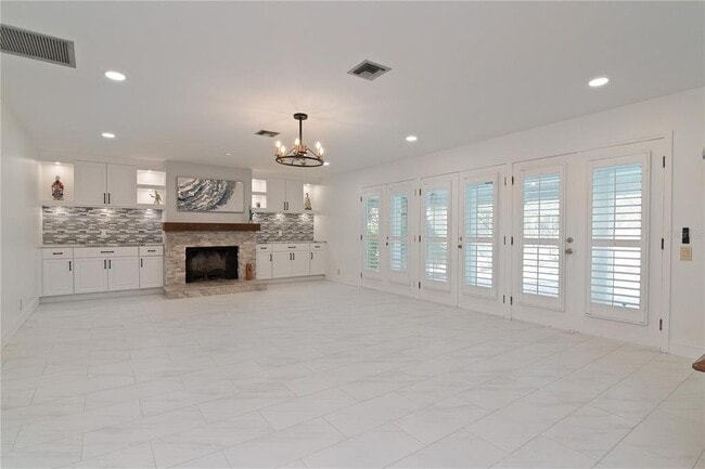Building Photo - 4202 Deepwater Ln