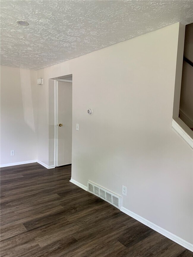 Building Photo - 1144 Co Rd 8