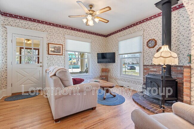 Building Photo - 632 Bross St