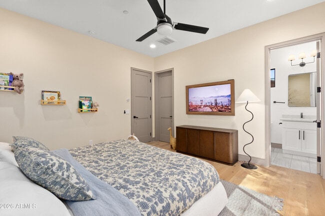 Building Photo - 2912 E Pierson St