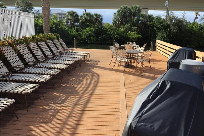 Building Photo - 5000 Culbreath Key Way