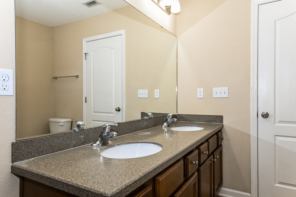 Building Photo - 15847 Rachel Creek Dr