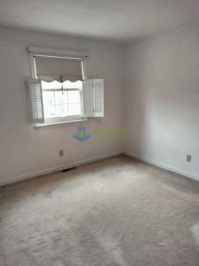 Building Photo - Upscale beautiful and spacious 3-bedroom, 2.5-bathroom apartment Oakland/Shadyside area