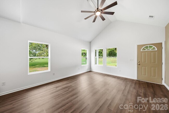 Building Photo - 1533 S Battleground Ave
