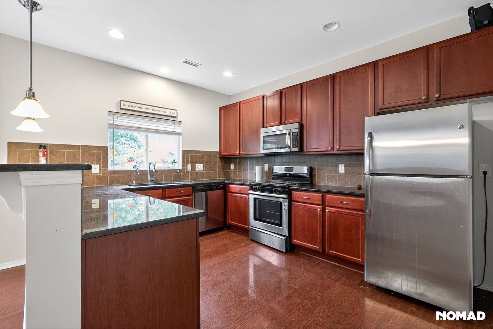 Building Photo - 241 Seymour Pl