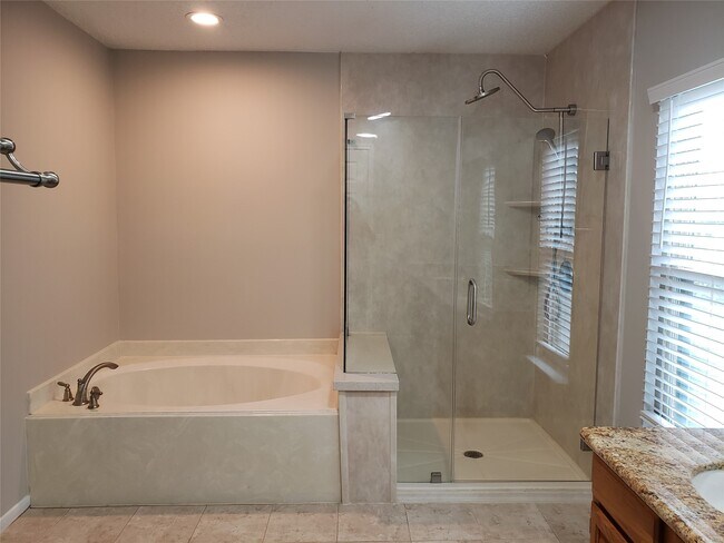 Building Photo - 8714 Warrenford Dr