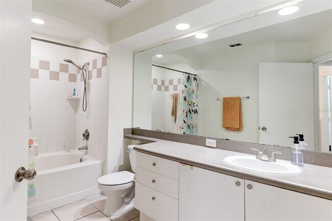 Building Photo - 4004 Foxtail Palm Ct