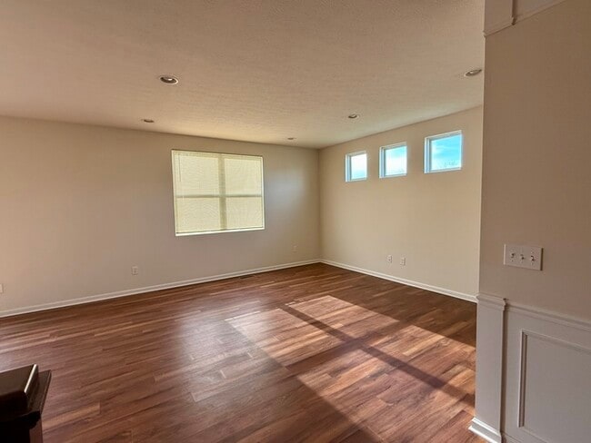 Building Photo - Spacious 4BR 2B w/ Large Backyard • Full Appliance Kitchen • 2-Car Garage in Pataskala