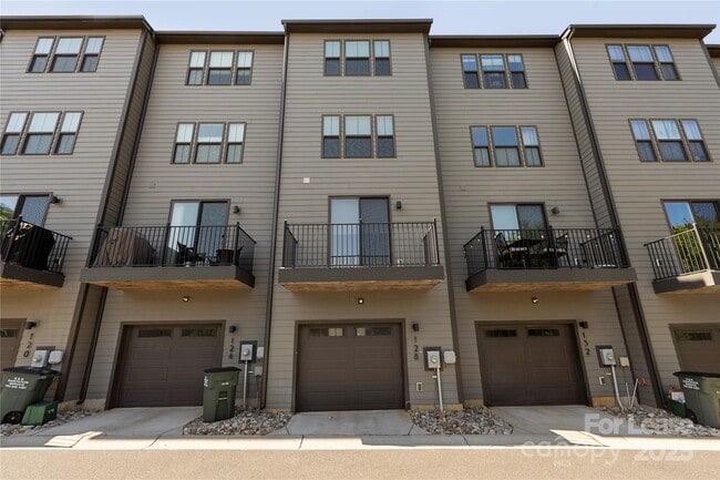 Building Photo - 128 Music Hall Wy