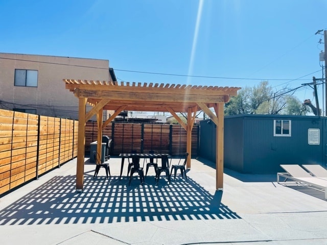 Building Photo - $500 Move In Special! Modern living in thi...