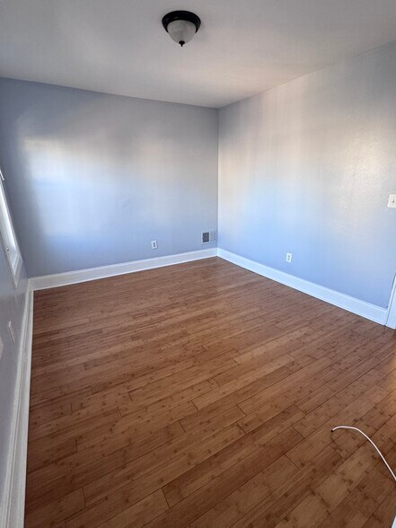 Building Photo - 36 John St