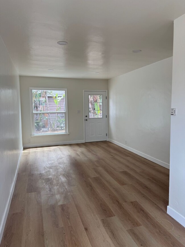 Building Photo - Charming 1-Bedroom Home in Desirable Torra...