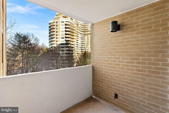 Building Photo - 4601 N Park Ave