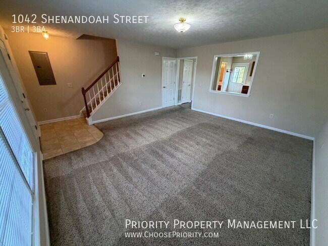 Building Photo - 1042 Shenandoah St
