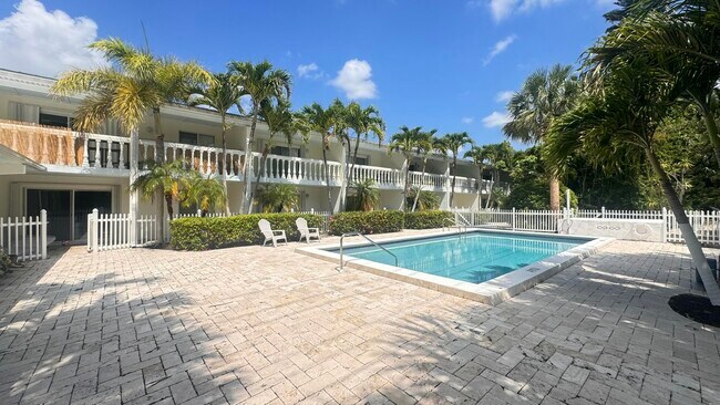 Building Photo - 1727 Jimmy Buffett Mem Hwy