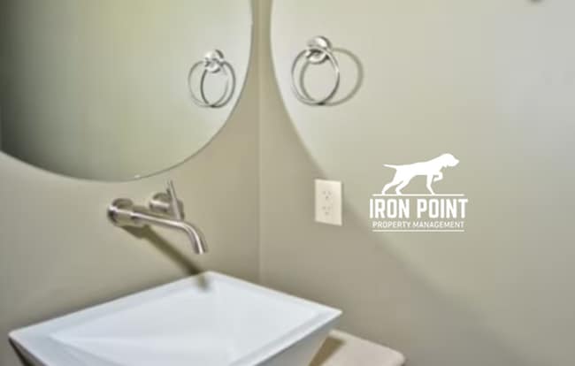 Building Photo - 2399RIVERWALK