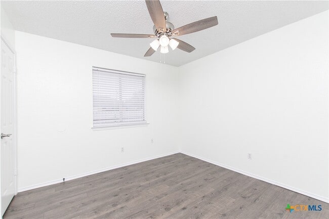 Building Photo - 1802 Lava Ln