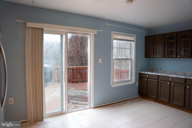 Building Photo - 8654 Venoy Ct