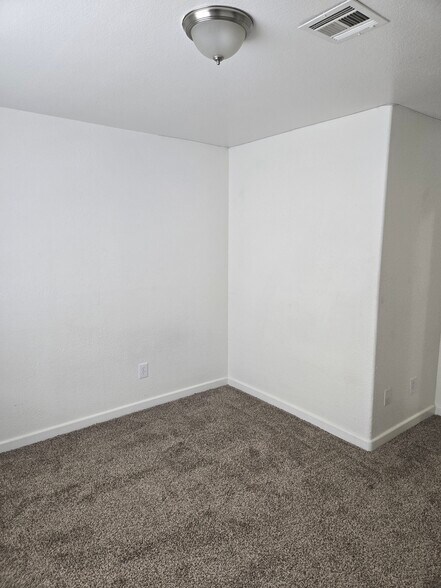 Building Photo - 1280 Blankenship Ave