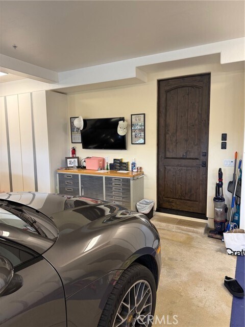 Building Photo - 707 12th St