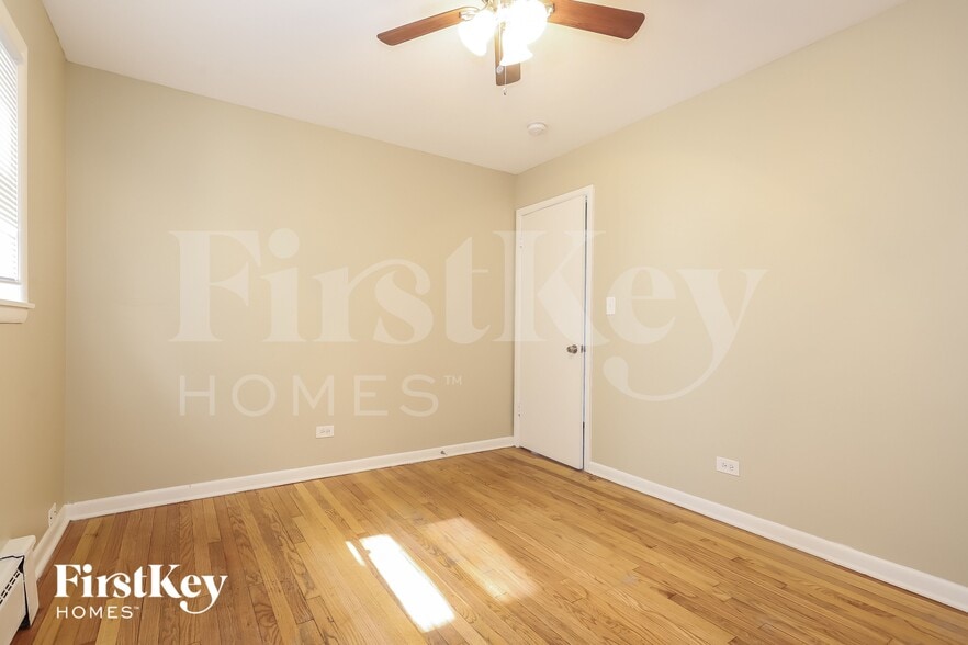 Building Photo - 6204 S Kildare Ave