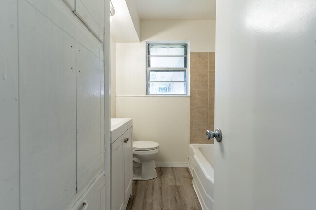 Building Photo - Oklahoma City Rent to Own!
