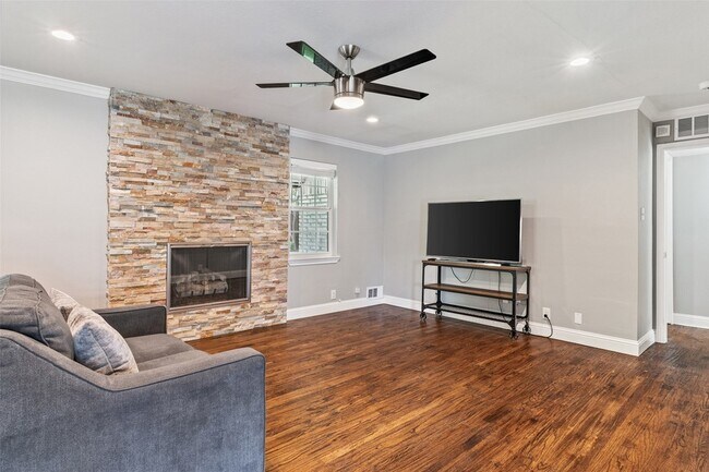 Building Photo - 13455 Mill Grove Ln