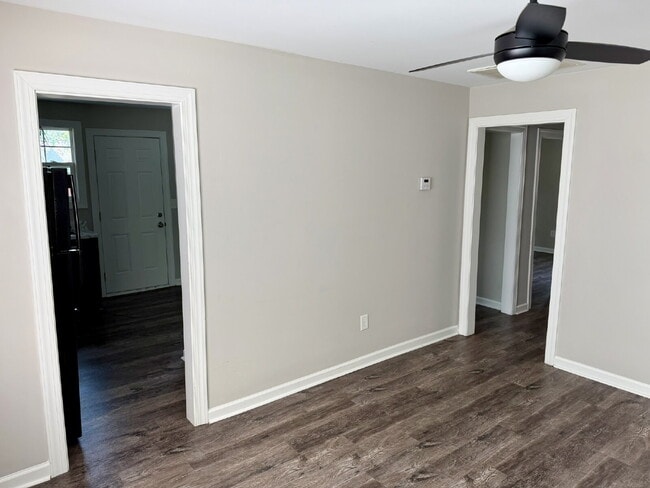 Building Photo - East Nashville 2-bedroom in a location you’ll love!
