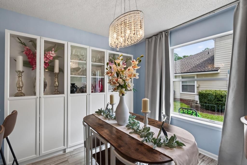 Building Photo - 805 Old Bridge Rd