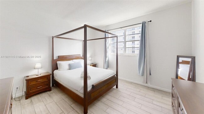 Building Photo - 4001 S Ocean Dr