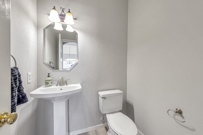 Building Photo - 23207 Willow Pond Pl