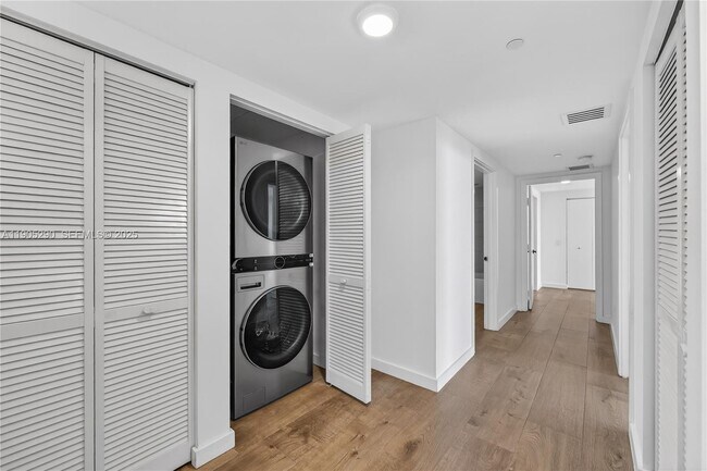 Building Photo - 4250 Biscayne Blvd