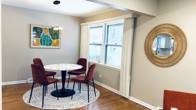 Building Photo - 9323 80th Ct