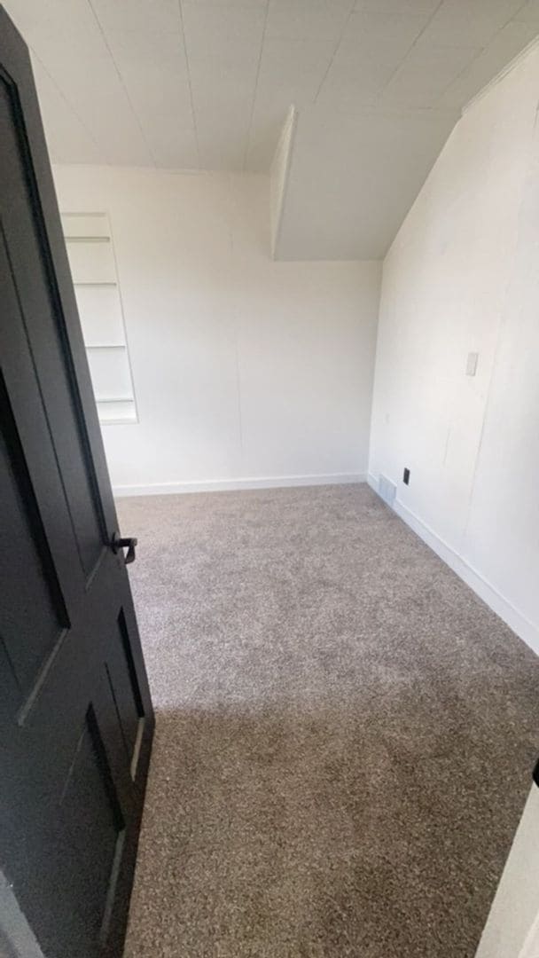 Building Photo - 4 Bedroom Single Family Home Available!