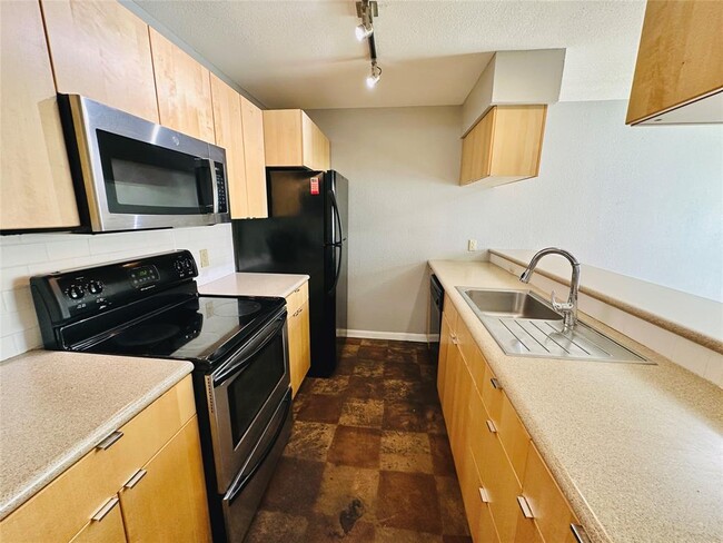 Building Photo - 3428 Willowrun Dr
