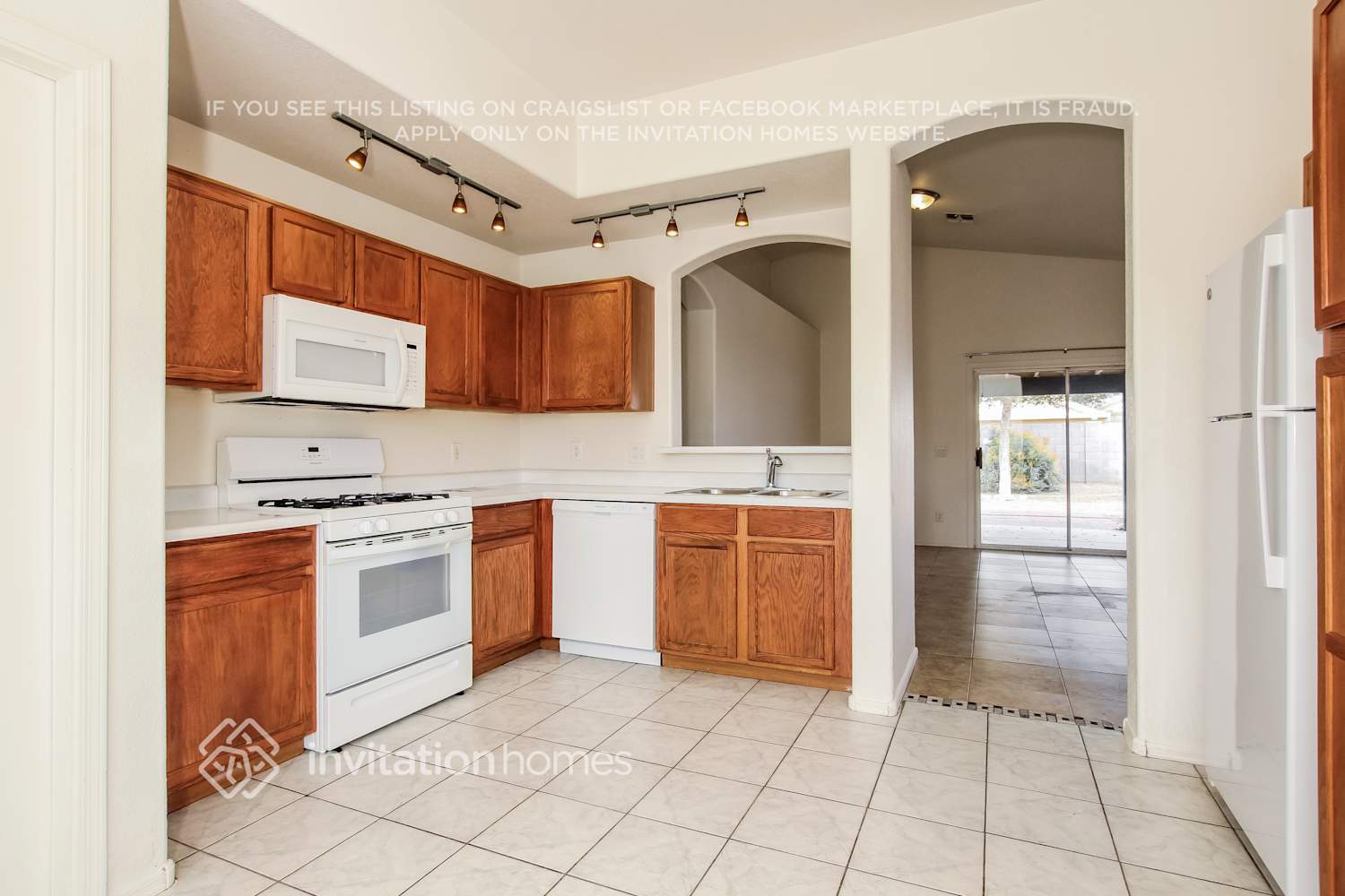 Building Photo - 16070 W Mesquite Dr