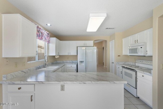 Building Photo - 10622 W Mohawk Ln