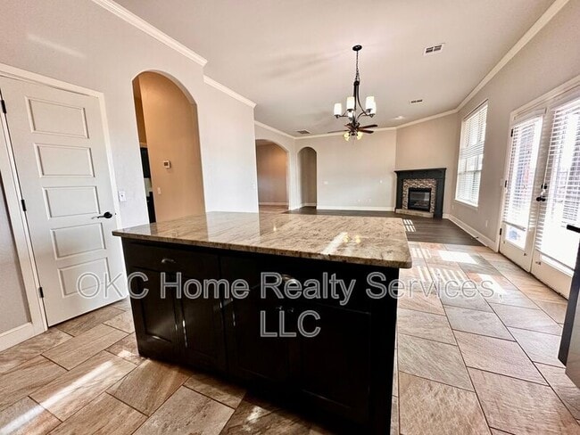 Building Photo - 2412 SE 92nd Terrace